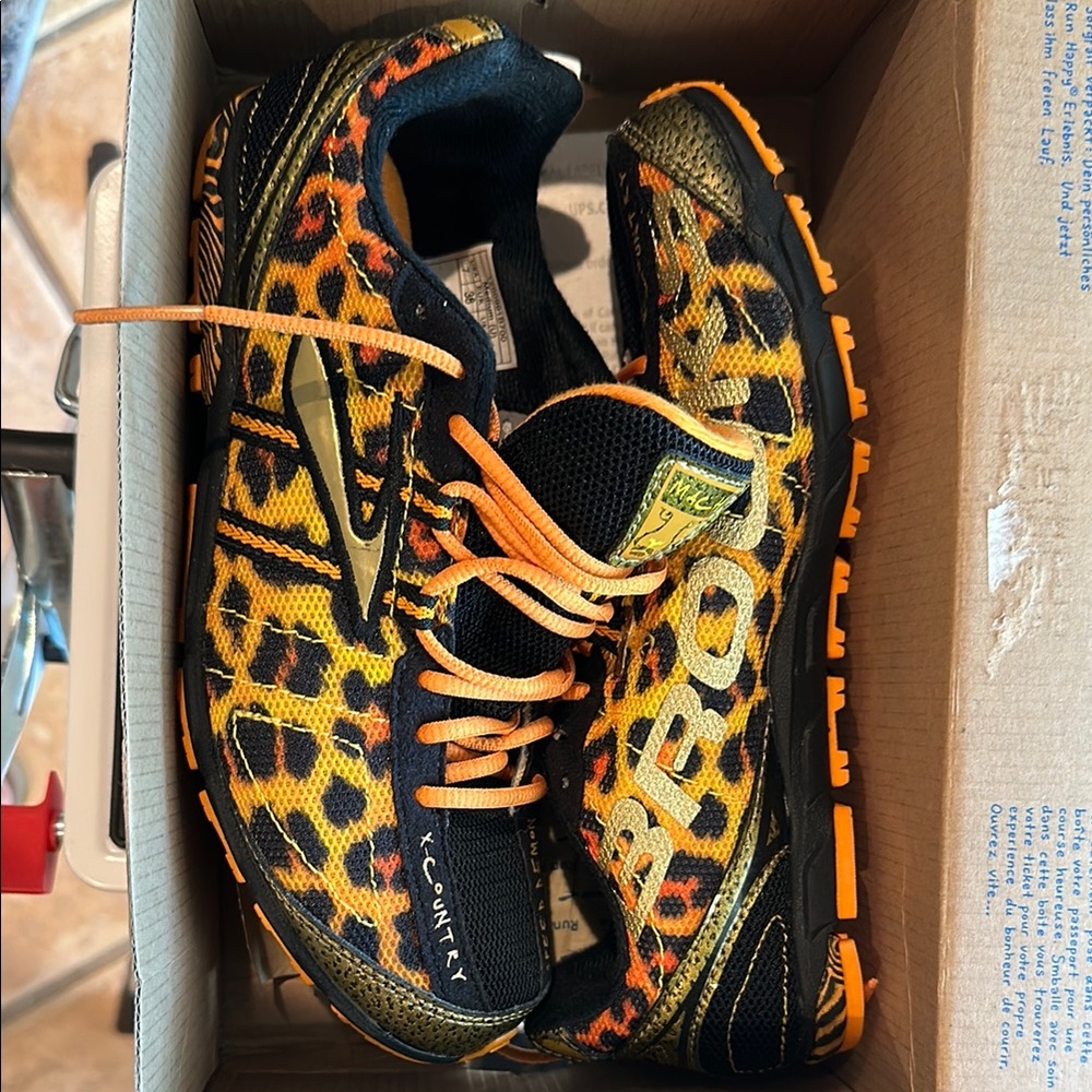 Brooks Mach 13 spikeless cross country racing flat size 7 NEW IN BOX